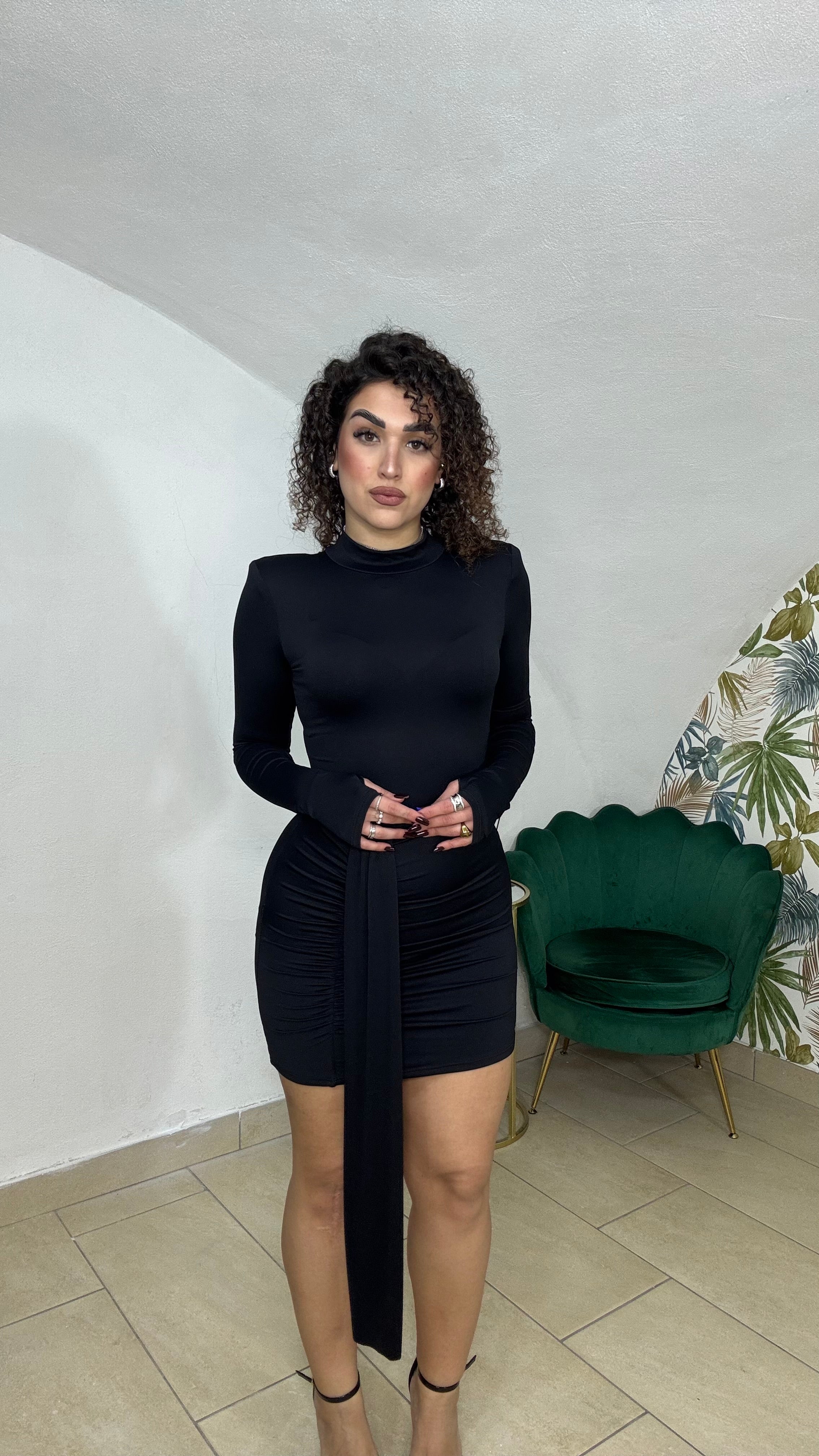 Dress con drappeggio sul davanti