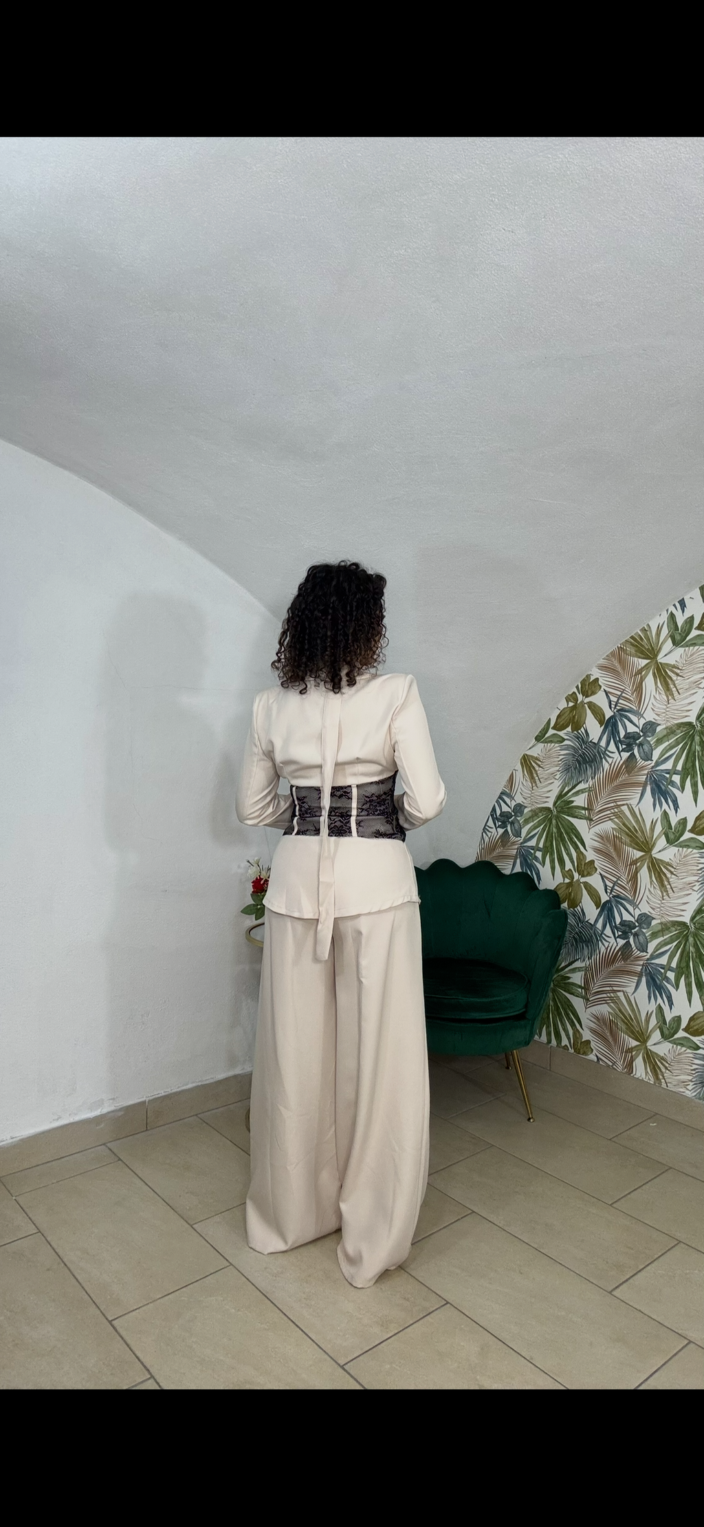 Tailleur con finto bustier in Pizzo